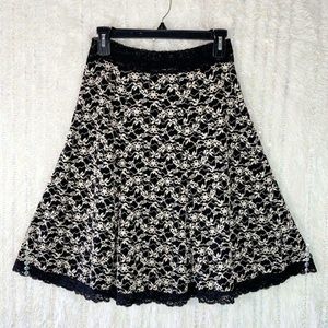 Cabi Romantic Skirt Small Black White Eyelet Floral Lace Knee Length A-Line